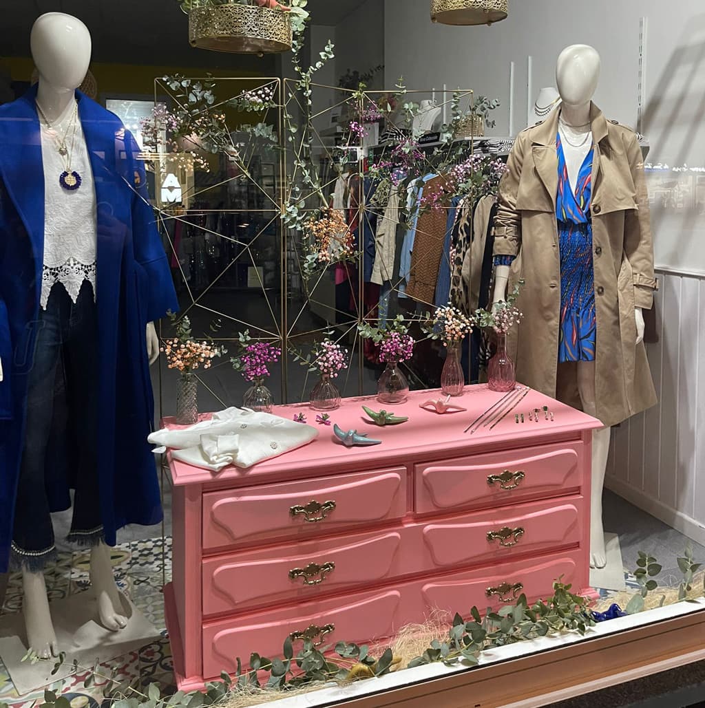 Venta de ropa y complementos de mujer